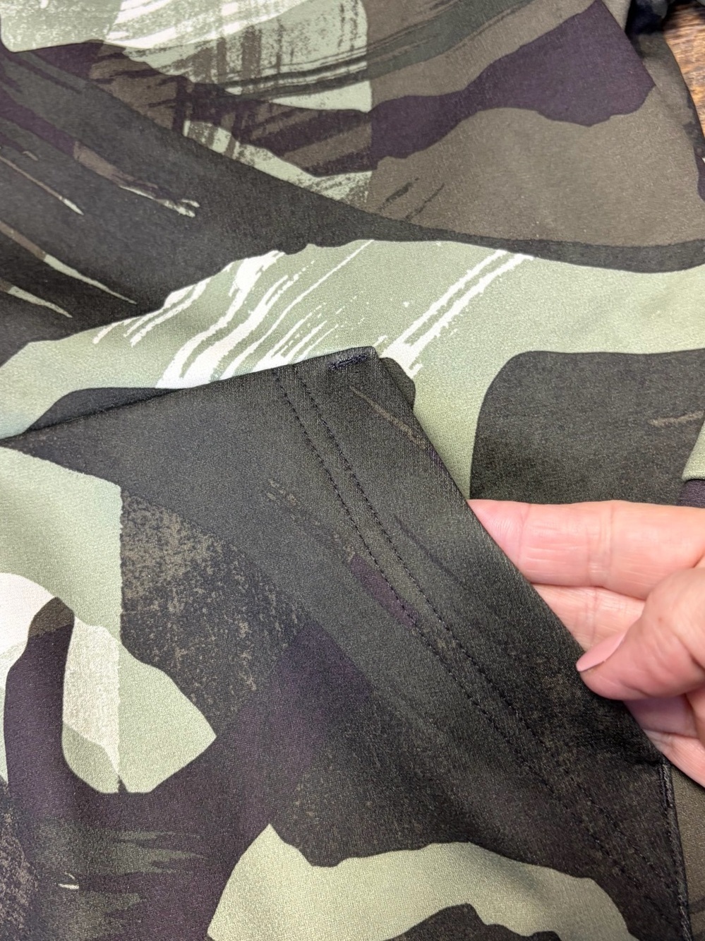 Nike Therma-FIT Cascade Brushstroke Camo Hoodie Mens Small Green Brown Tactical - Picture 2 of 13